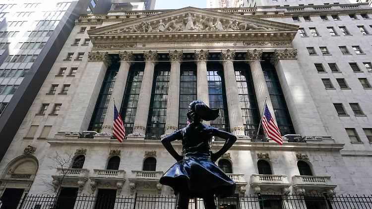 Für Verunsicherung an der Wall Street sorgte auch der verschärfte Zugriff der chinesischen Behörden auf die milliardenschwere Technologiebranche des Landes.