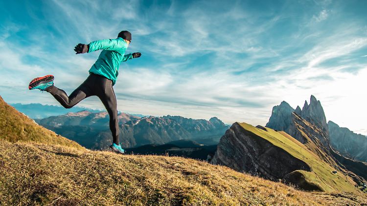 Das Sportequipment ist wichtig für eine optimale Performance. Mit der richtigen Laufjacke (stil-)sicher ans Ziel.