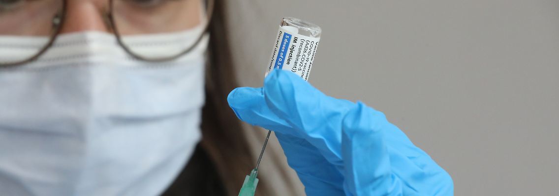 Die Impfquote in Deutschland nimmt zu, steigt aber langsamer. Hoffnung macht nun die Impfung von Kindern und Jugendlichen.
