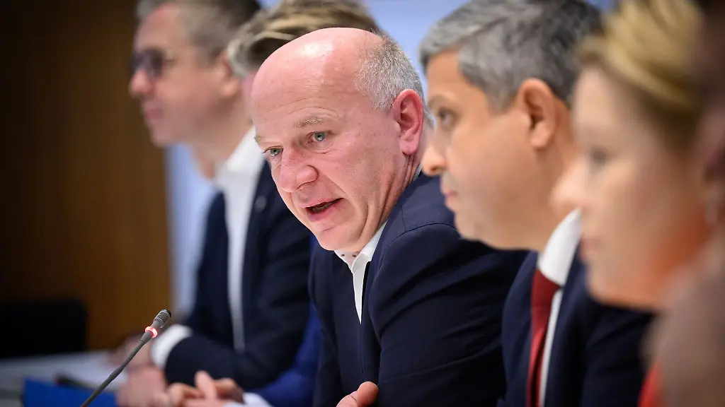 Waere-am-Sonntag-Bundestagswahl-wuerde-in-Berlin-die-CDU-vorne-landen