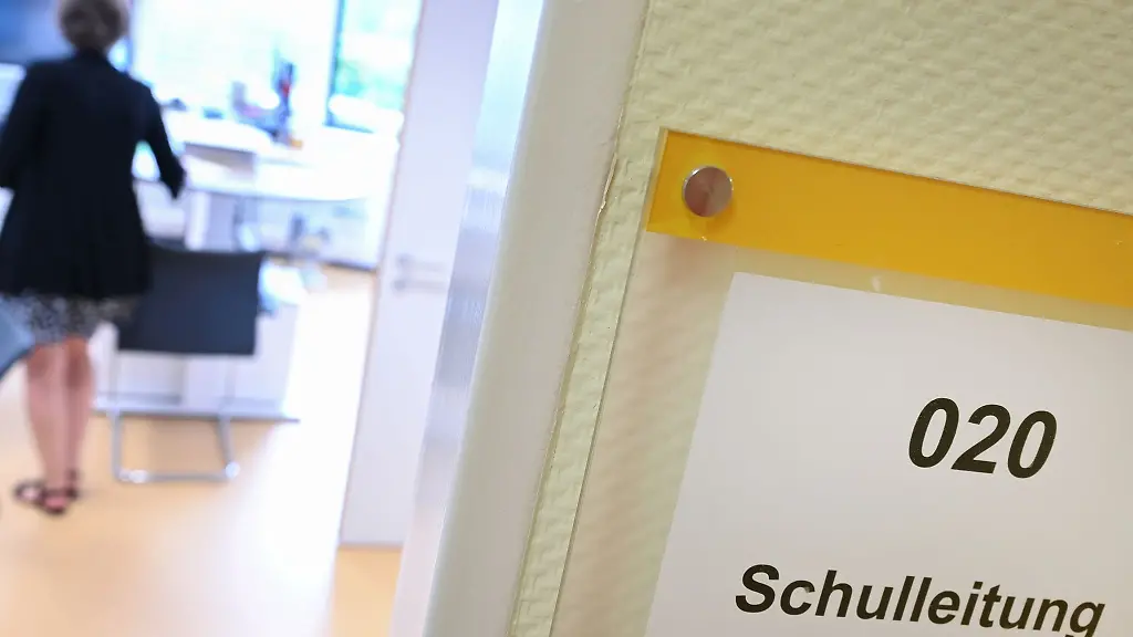 Fuer-eine-Bewerbung-um-einen-Posten-als-Schulleiter-soll-kuenftig-ein-Lehramtsstudium-keine-Pflicht-mehr-sein