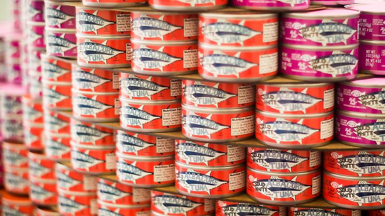 Weil er schnell zubereitet werden kann und lange haltbar ist gehört Thunfisch aus der Dosen zu den Kassenschlagern in der Pandemie.