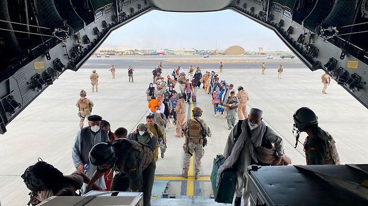 Die USA sollen Deutschland nach dem Willen der Kanzlerin bei der Rettung von Menschen aus Kabul stärker helfen.