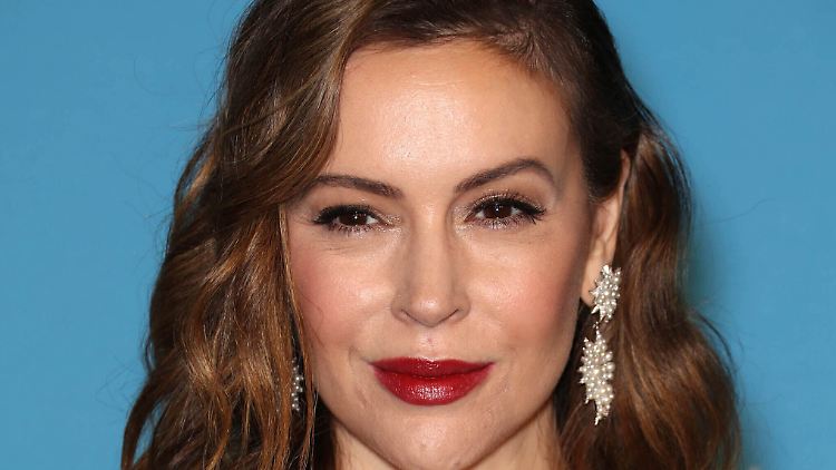 Alyssa Milano leistete erste Hilfe bei ihrem am Steuer zusammengebrochenen Onkel.