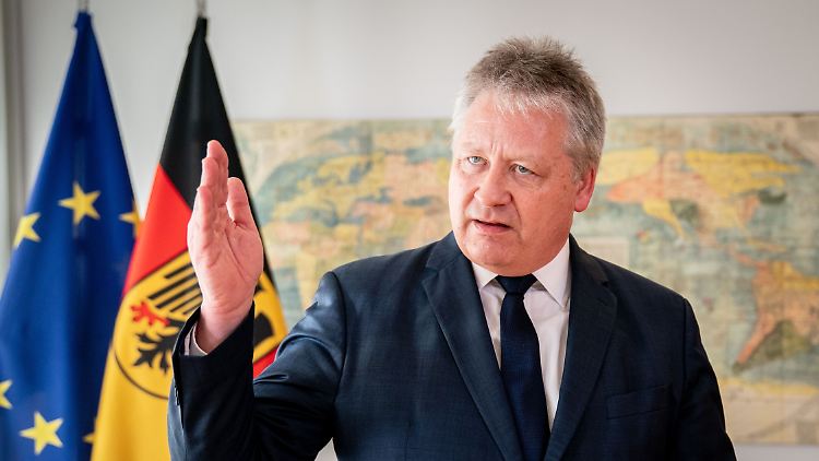 Steht den Geheimdienstkontrolleuren des Bundestags Rede und Antwort: BND-Präsident Bruno Kahl.