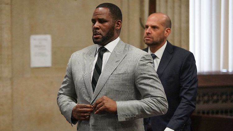 Bei einer Verurteilung könnte R. Kelly für Jahrzehnte im Gefägnis landen.