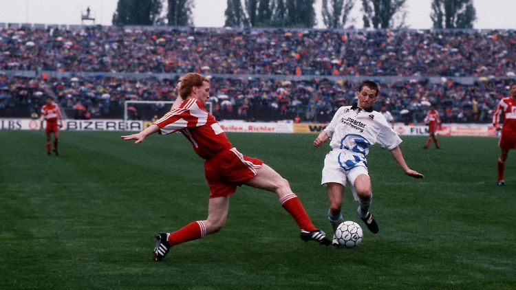 Für Appenowitz eines der schönsten Trikots aller Zeiten: die Kickers 1991/1992.
