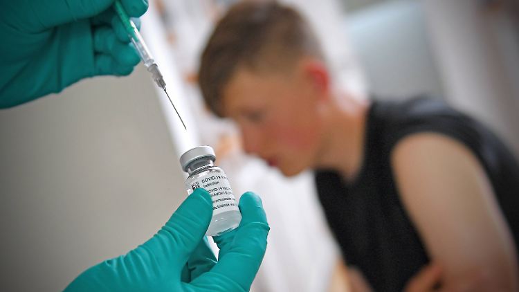 Unter den 12- bis 17-Jährigen haben bisher 17 Prozent einen vollen Impfschutz.