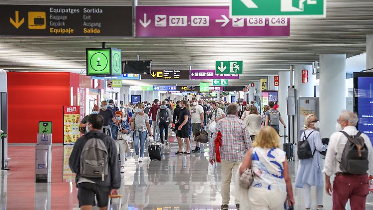 Mit der neuen Regelung müssen Einreisende aus Deutschland einen Nachweis über eine Impfung, eine Genesung oder einen negativen Test vorlegen.