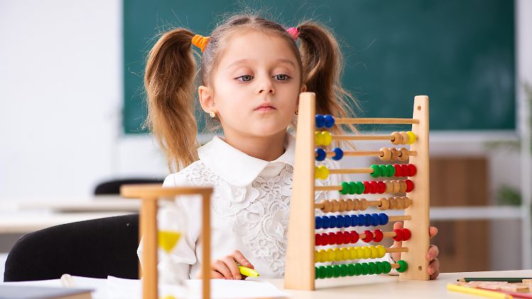 Die kleinste Zahl kommt nach links, die größte nach rechts - das ist schon für Kinder selbstverständlich. 