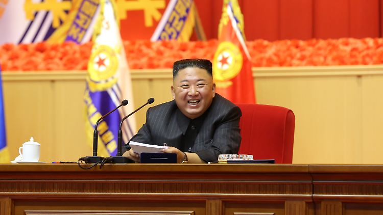 Als sich der Machthaber Nordkoreas nach einiger Zeit wieder in den Medien zeigte, hatte er einiges an Gewicht verloren.