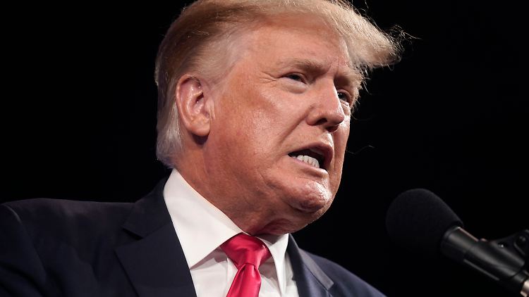 "Wir hätten das Land mit Ehre verlassen können", sagte Trump vor seinen Anhängern in Alabama.