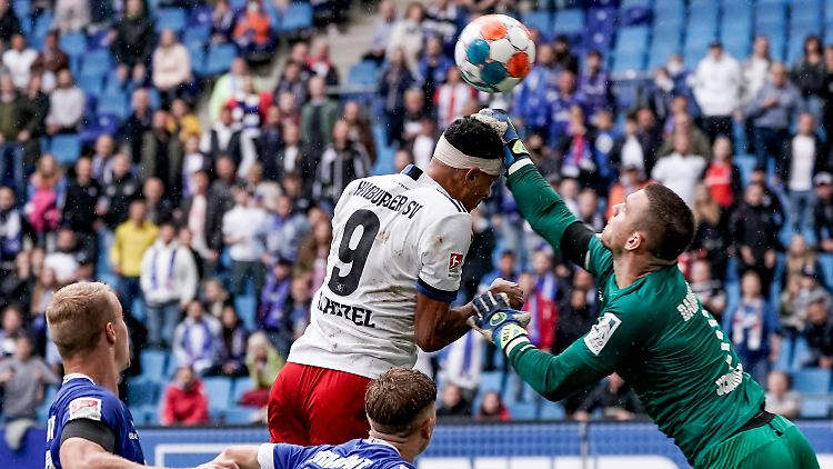 Wieder so ein Spiel, das mit Kopfschmerzen endet: Der HSV begeistert längst nur noch minutenweise.