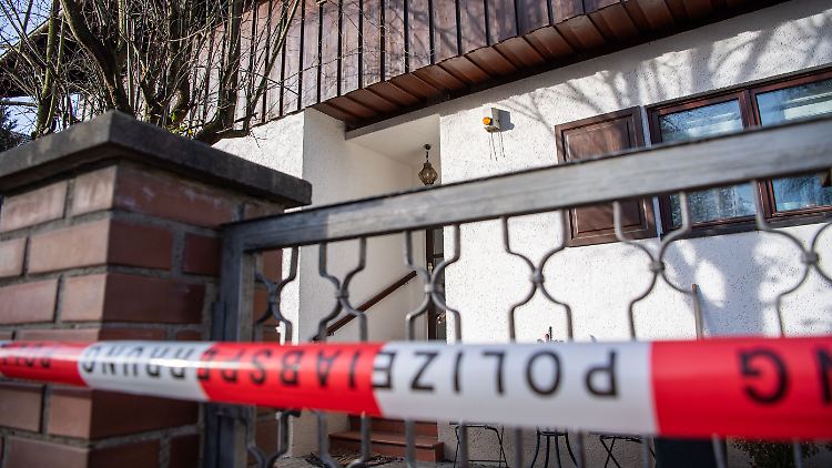 Der 21-jährige Tatverdächtige war mit dem Sohn der Familie befreundet - die Tatnacht verbrachte er bei ihm.