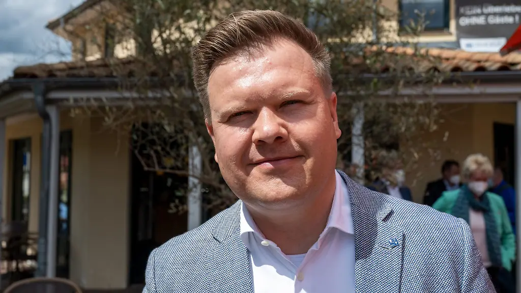 Arbeitgeber-Praesident-Lars-Schwarz-begruesst-den-Wechsel-an-der-Spitze-des-Wirtschaftsministeriums-in-Mecklenburg-Vorpommern