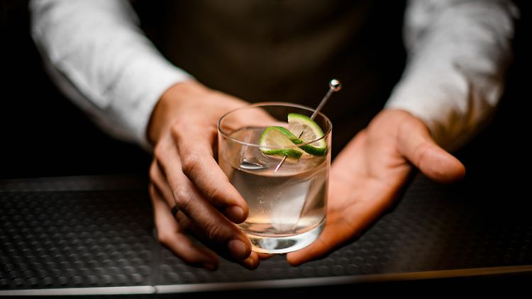 Pur, als Longdrink oder im Cocktail – Wodka verführt als angenehm klare Spirituose.