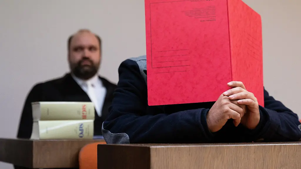 Dem-Gestaendnis-war-ein-Rechtsgespraech-aller-Prozessbeteiligten-vorangegangen