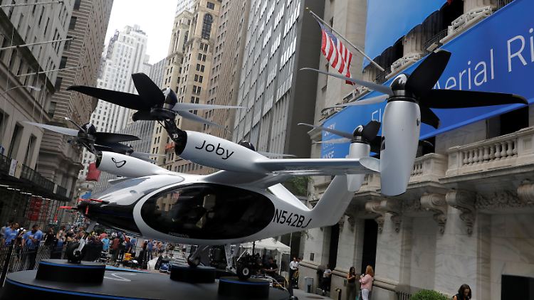 Auch Autokonzerne investieren in Flugtaxi-Entwickler. 