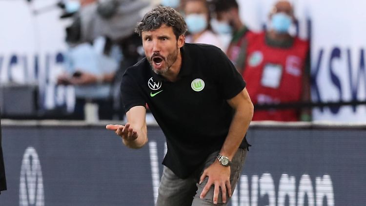 Van Bommel zieht jetzt in Wolfsburg die Fäden.