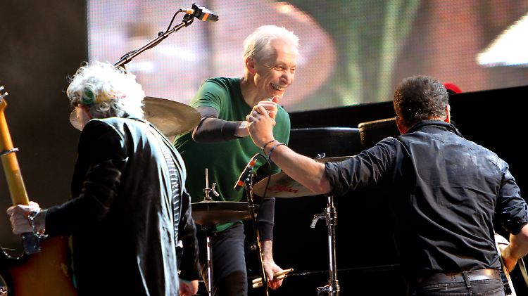 Charlie Watts bei einem Auftritt der Rolling Stones in Lissabon 2014.