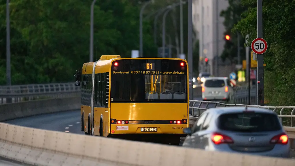 Fuer-die-Nossener-Bruecke-ist-ein-Neubau-geplant-Archivbild