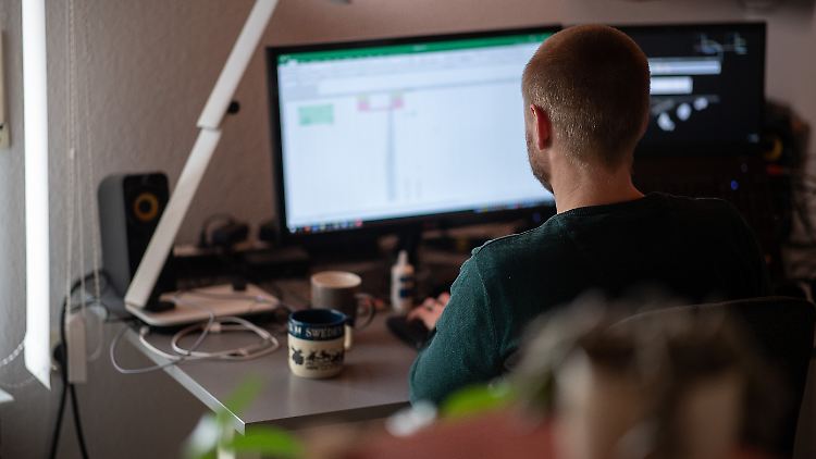 Ein guter Monitor ist für die Arbeit im Homeoffice unerlässlich.