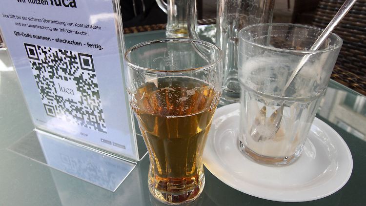 Neben der Luca-App kommen auch noch Kontaktlisten auf Papier zum Einsatz.