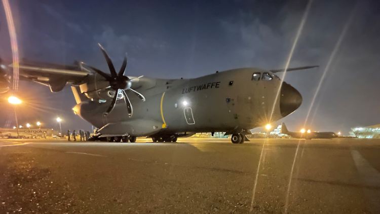 Wohl noch vor dem Wochenende hebt der letzte deutsche Rettungsflieger in Kabul ab, um Menschen ins Ausland zu bringen.