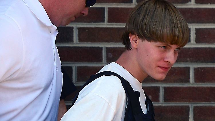 Die Todesstrafe für Dylann Roof wurde nun bestätigt. Er ermordete neun Afroamerikaner während eines Gottesdienstes.