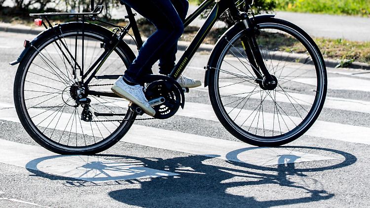 Haben Radfahrer auf dem Zebrastreifen die gleichen Rechte wie Fußgänger?