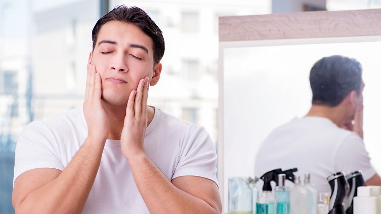 Ökotest hat 20 Aftershave-Balsame untersucht. 