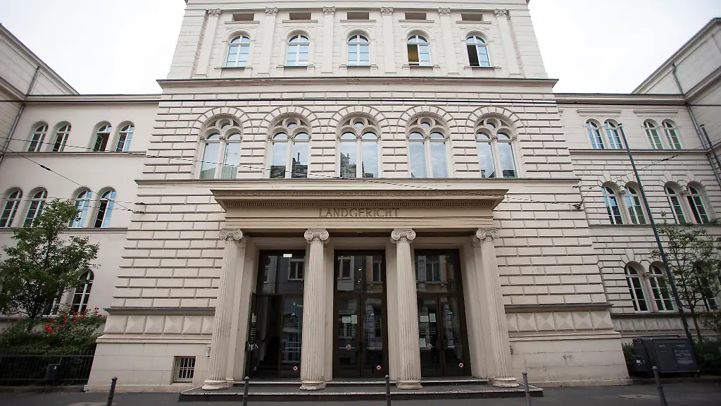 Vor-dem-Landgericht-Bonn-hat-ein-Indizienprozess-gegen-einen-33-Jahre-alten-Angeklagten-begonnen-der-seine-Nachbarin-ermordet-haben-soll