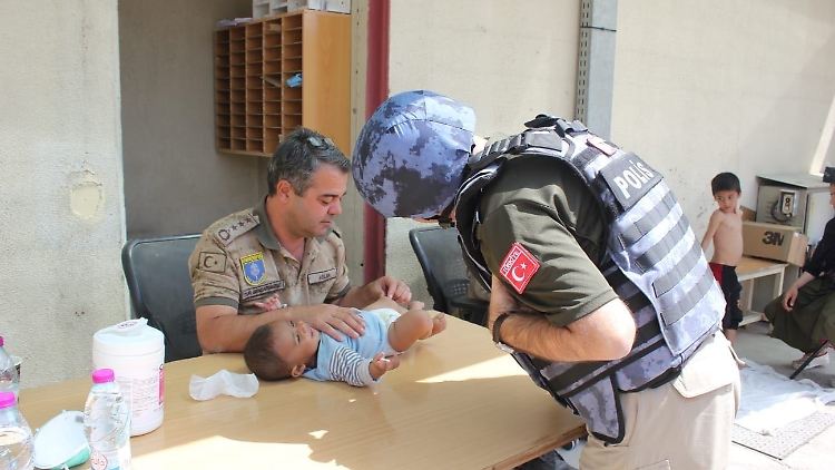 Türkisches Militär und Polizei arbeiten am Flughafen von Kabul derzeit Hand in Hand.