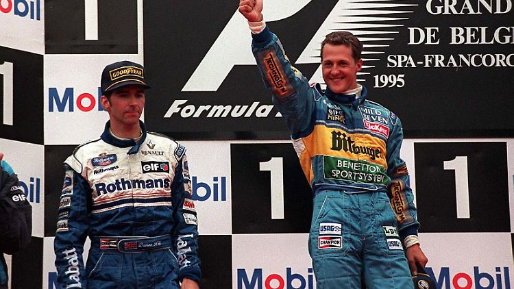 Strahlender Sieger neben gequältem Zweiten: Michael Schumacher und Damon Hill lieferten sich 1995 in Spa ein dramatisches Rennen.