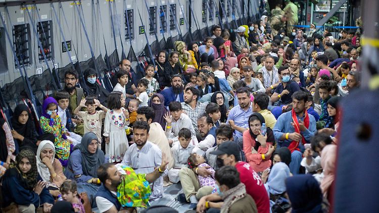 Deutschland konnte einige Menschen aus Kabul retten, für deren Integration fordern die Länder nun Gespräche und finanzielle Unterstützung.