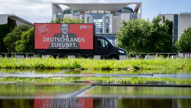 Schon bald im Kanzleramt?  Umfragen sehen den SPD-Kandidaten weit vor seinen Konkurrenten 