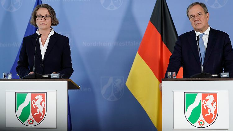 Das Land Nordrhein-Westfalen rechnet mit bis zu 100.000 Anträgen auf Finanzhilfen infolge der Flut. 