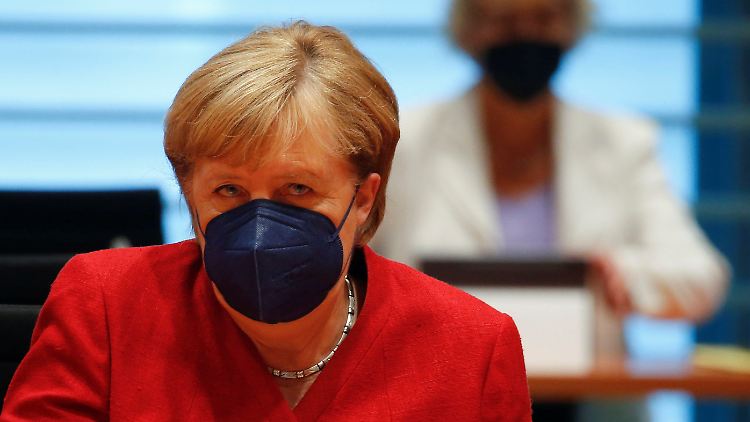 Mit der Maßnahme will die Bundesregierung den steigenden Fallzahlen etwas entgegensetzen.