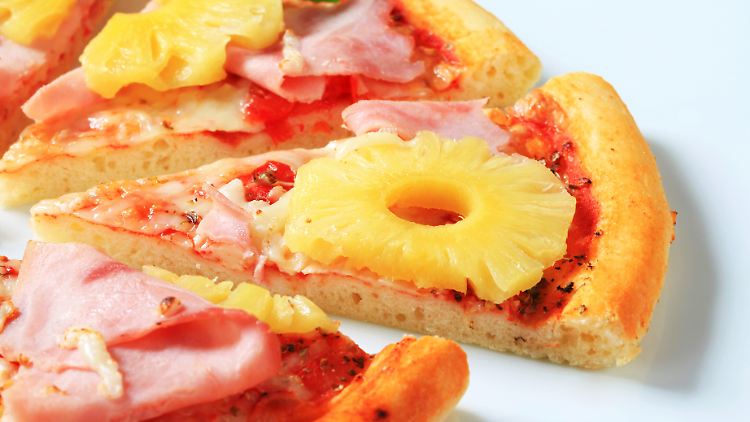 Einen warmen Teigfladen mit Ananas und gekochtem Schinken, bitte! 