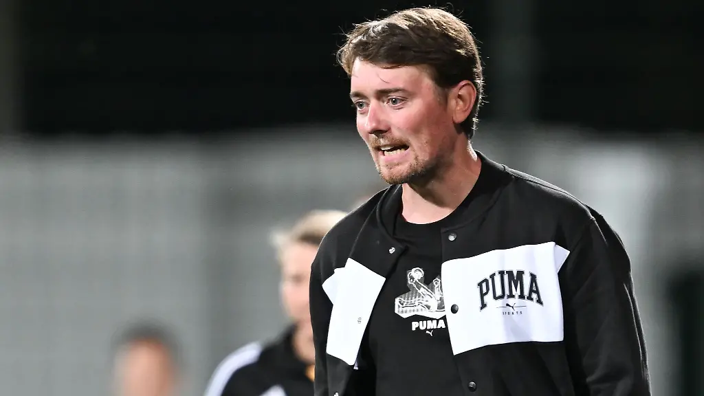 RB-Leipzigs-Trainer-Jonas-Stephan-muss-in-der-Bundesliga-abreissen-lassen