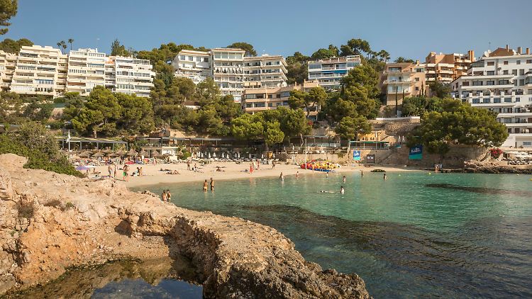 Für den Herbst stehen die Chancen gut, dass Urlauber ohne größere Umstände nach Mallorca reisen können.