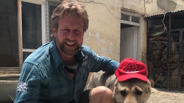 An Bord der Maschine war neben den Tieren auch Nowzad-Gründer Paul Farthing.