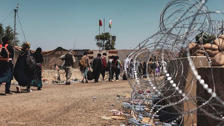 Noch gehen die Evakuierungen am Flughafen in Kabul weiter - aber nicht mehr lange.
