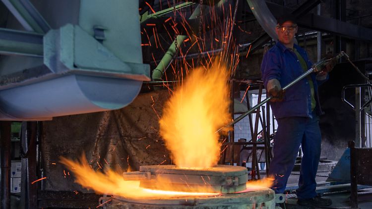 Angestellte in der Metallindustrie profitierten von der staatlichen Corona-Prämie. 