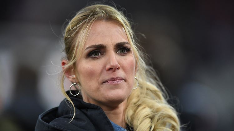 Anna Kraft wurde mehrfach Deutsche Meisterin mit der Sprint-Staffel. Seit 2011 ist sie als Sportmoderatorin bei verschiedenen Sendern im Einsatz.