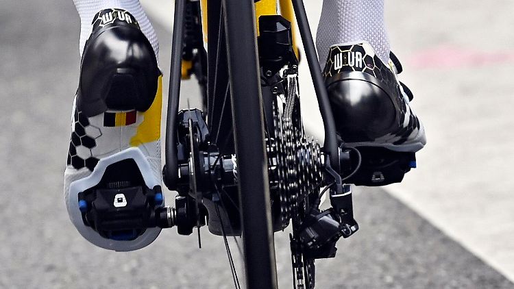 Auch bei Schuhen für Rennrad-Fahrer wird Carbon verwendet.