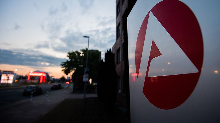 Zum ersten Mal seit 2010 sank die Zahl der Arbeitslosen im Monat August.