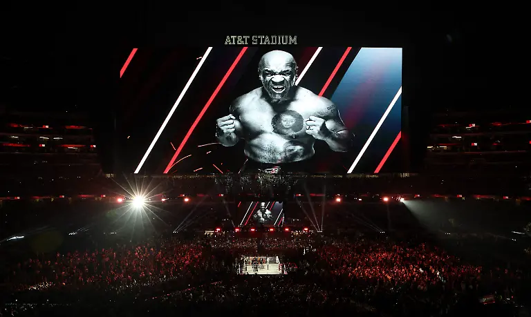 2024-11-16T062627Z-507245282-MT1USATODAY24773475-RTRMADP-3-BOXING-TYSON-VS-PAUL