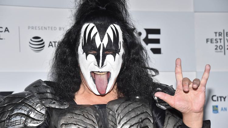 Nun hat es auch Gene Simmons erwischt. Der Kiss-Bassist hat sich mit Corona infiziert.