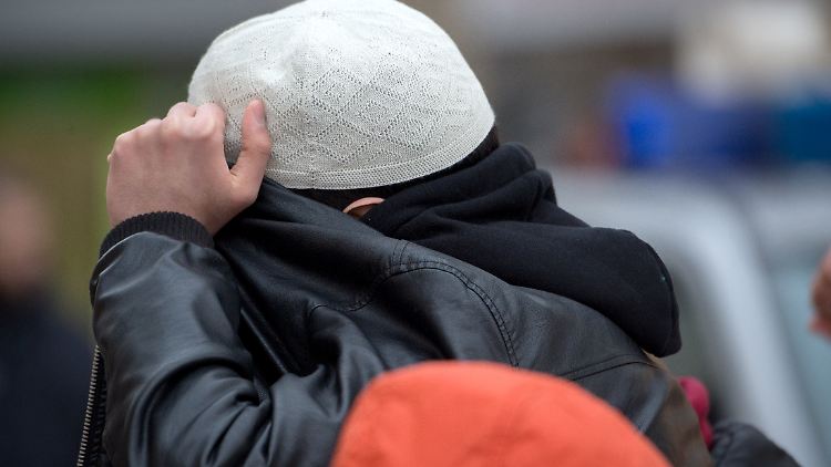 Dieser Mann bewegte sich im Umfeld der Koran-Verteilaktion "Lies", die schon vor Jahren ins Blickfeld des Verfassungsschutzes rückte.